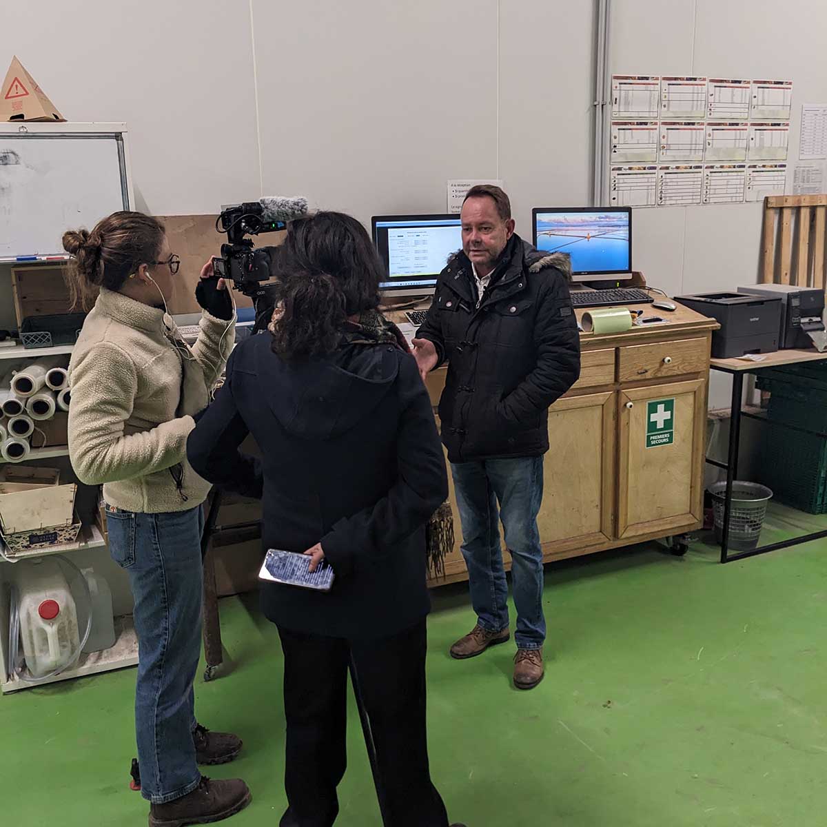 caméra France 3 - interview Matthieu Scholler salarié Solibio